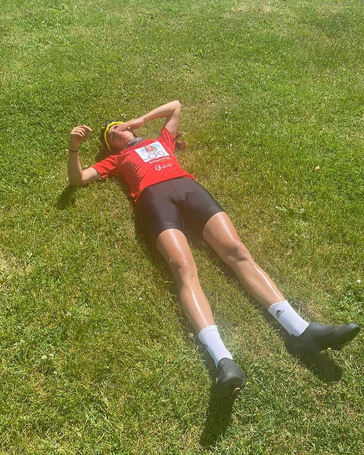 Ashleigh Plumptre completes London to Paris trip on bicycle in just 4 days