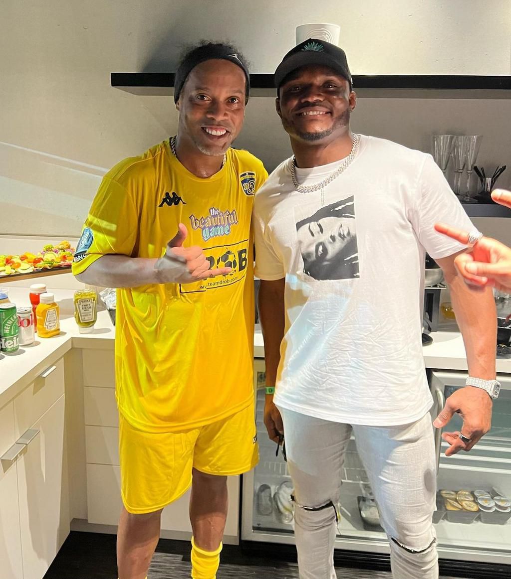 Kamaru Usman teams up with Ronaldinho, Roberto Carlos