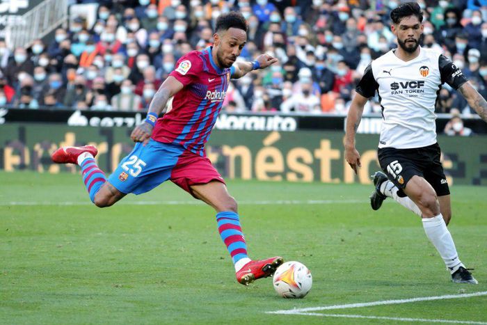 Pierre-Emerick Aubameyang scored his first Barcelona goals in their win at Valencia