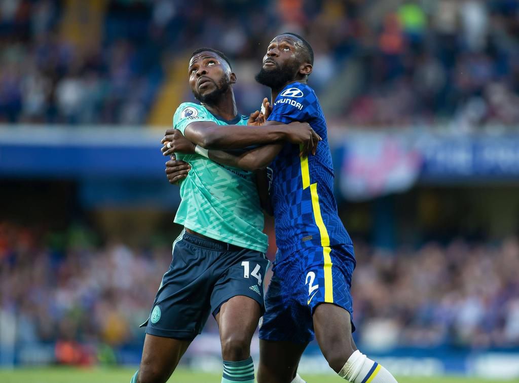 Leicester City's Kelechi Iheanacho vies for the ball with Chelsea's Antonio Rudiger for the ball
