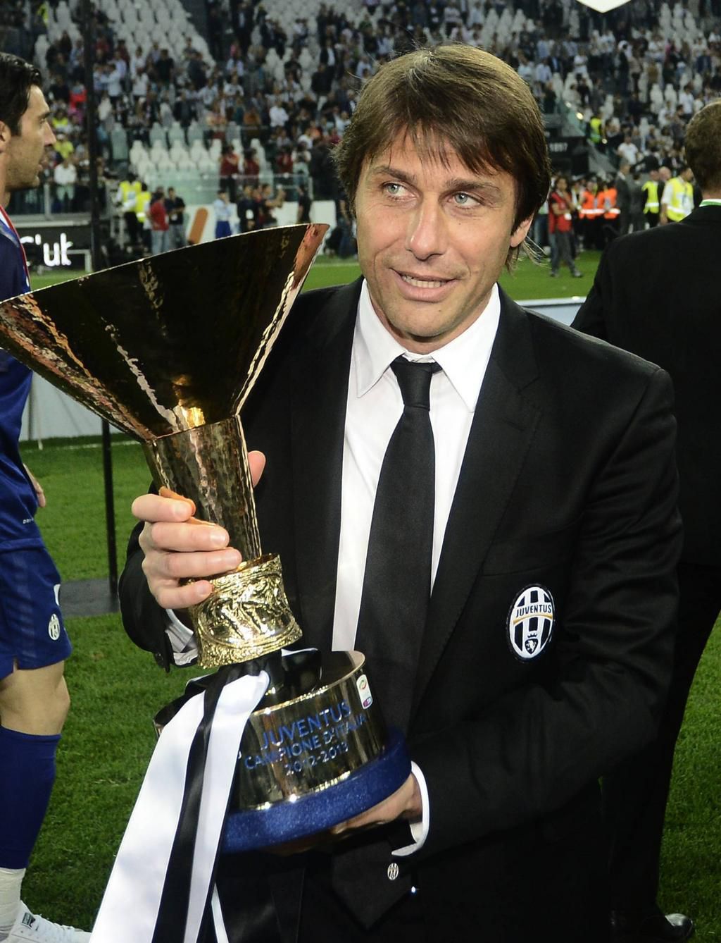 Antonio Conte celebrating Juventus' 2011/12 Serie A title win