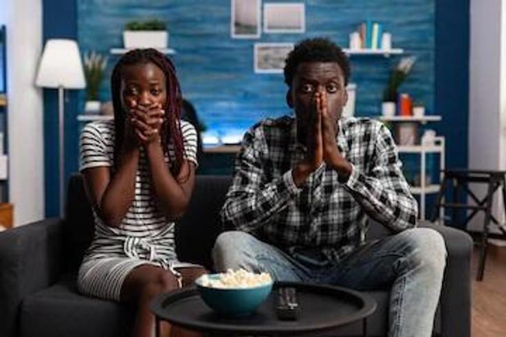 People react differently to break up news [Freepik]
