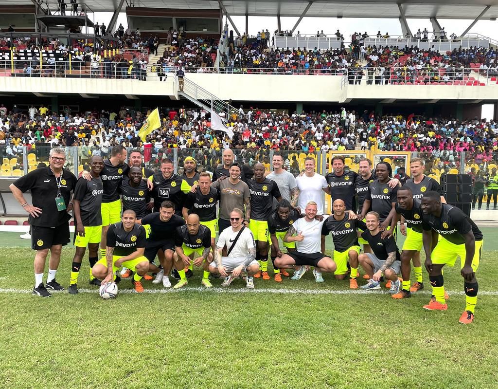 Victor Ikpeba, Emmanuel Adebayor shine as Borussia Dortmund Legends draw 2-2 with African Giants