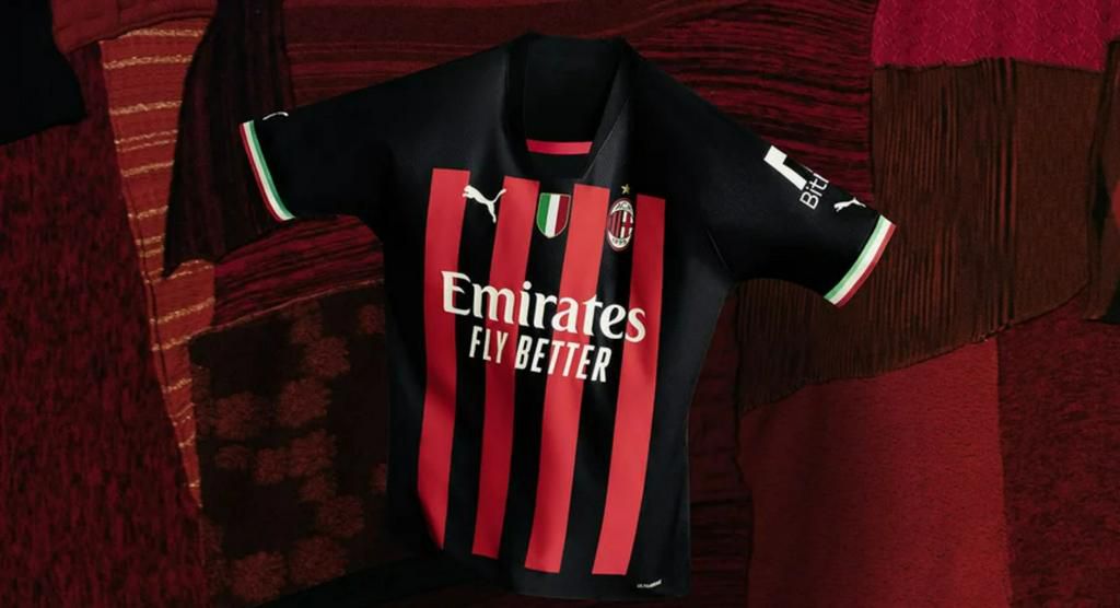 Ibrahimovic, Giroud model AC Milan new home jersey