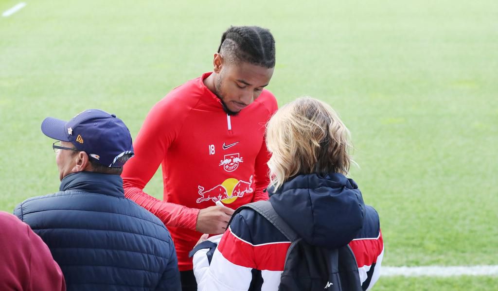 Christopher Nkunku in RB Leipzig training on September 28, 2022.