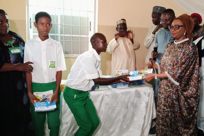 Kaduna State Govt distributes uniforms, learning materials to 4,260 primary schools, others (NAN)
