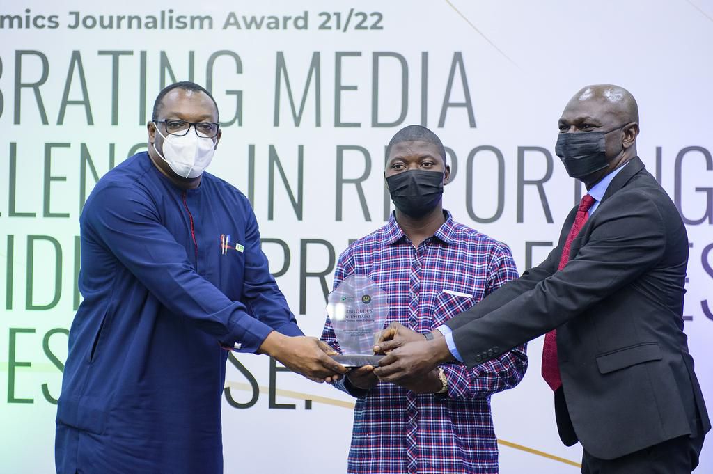 Nigeria Health Watch awards exemplary reporting on Epidemic Preparedness and Response funding