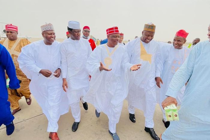 Kano Deputy Speaker, others dump APC for Kwankwaso's NNPP. [Twitter:@Imranmuhdz]