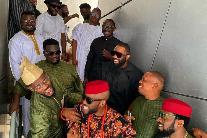 Ikechukwu flanked by his celebrity friends on his wedding [Instagram/OfficialPraiz]