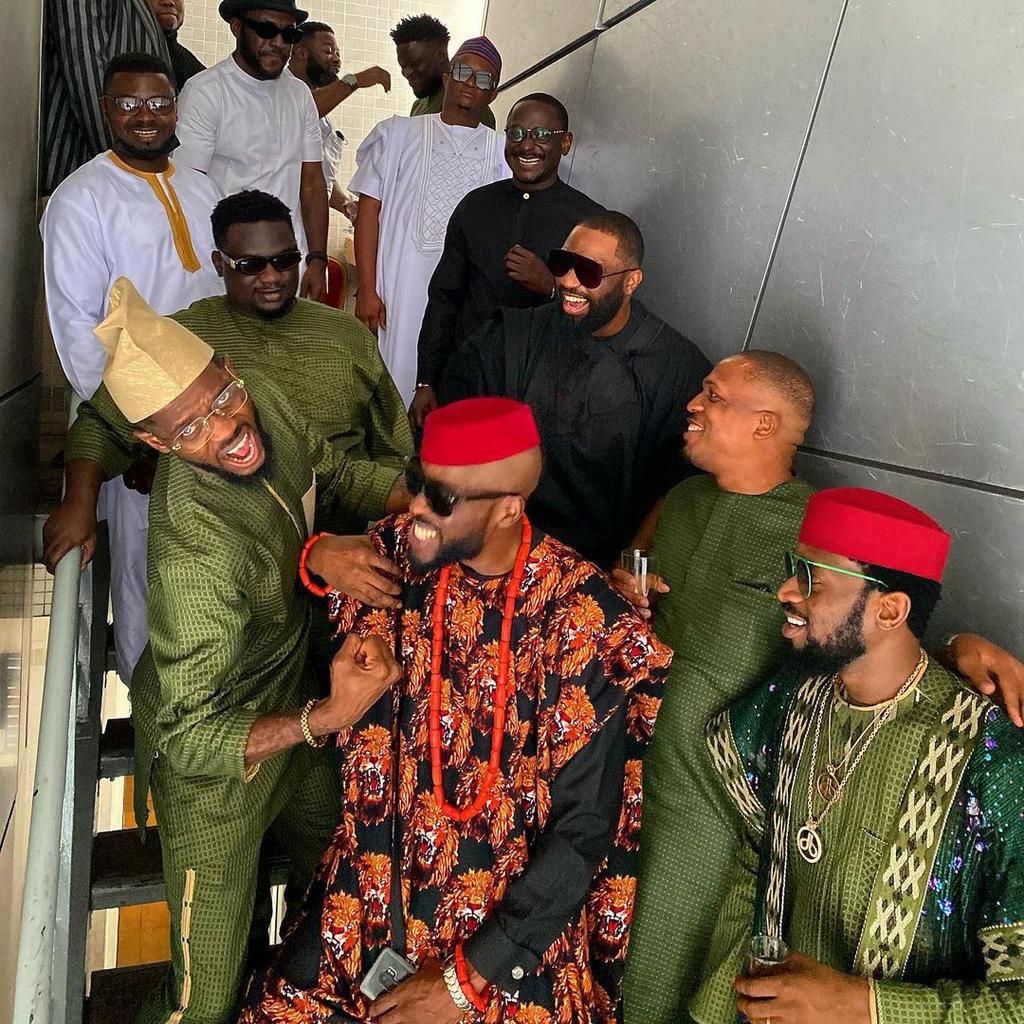 Ikechukwu flanked by his celebrity friends on his wedding [Instagram/OfficialPraiz]