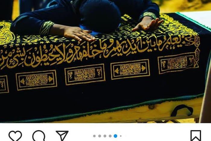 Late Sound Sultan's widow, Farida Fasasi during his funeral [Instagram/FaridaFasasi]