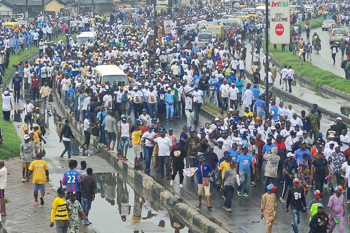 Mammoth crowd as MC Oluomo leads 5m persons’ rally for Tinubu in Lagos.