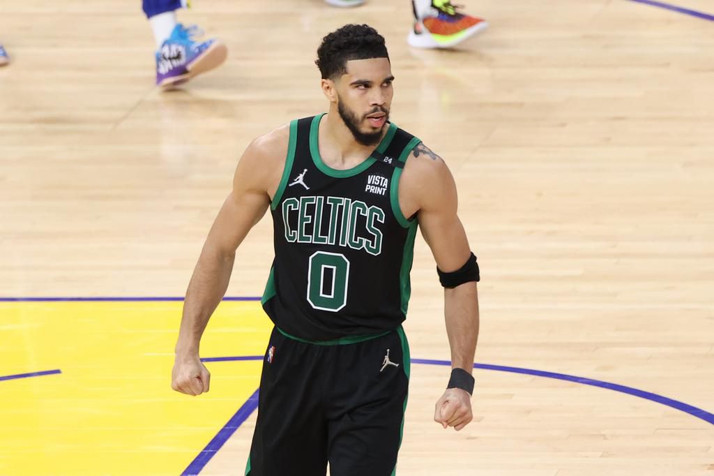 Andrew Wiggins erupts for 26 points as Golden State Warriors beat Boston Celtics to take Game 5