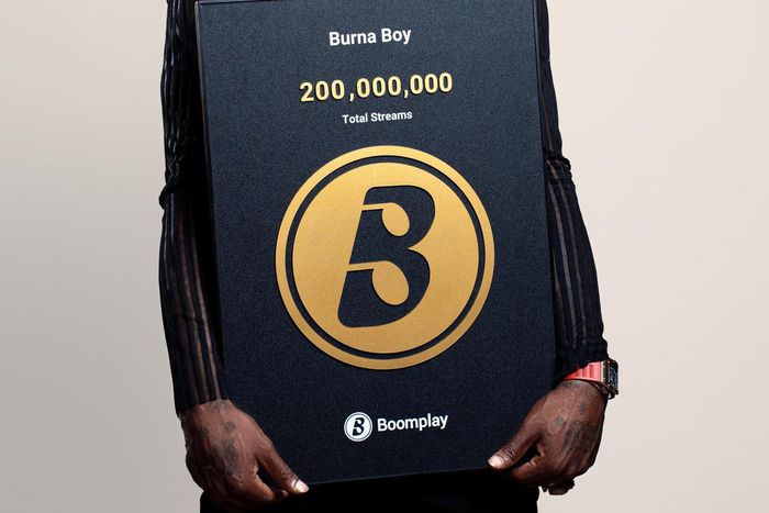 Burna boy hits 200 million streams on Boomplay, becomes first african artiste ever to do so