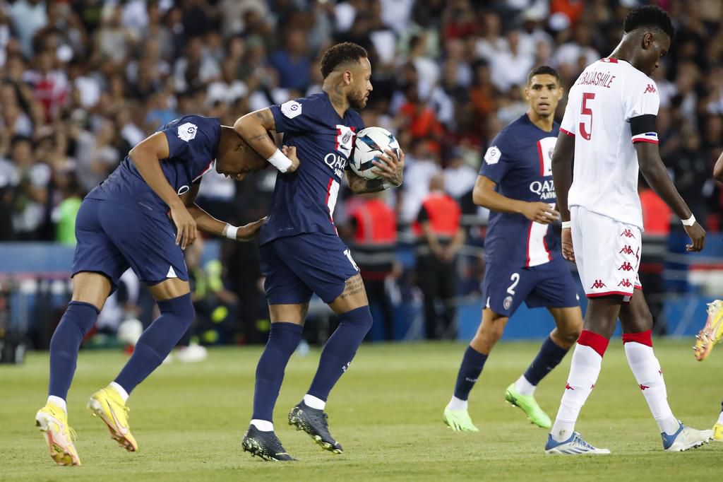 Neymar rescued a draw for PSG