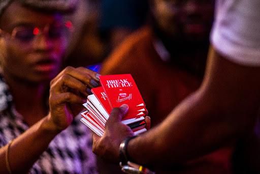 SMIRNOFF HANGOUTS! GAMES, MUSIC AND SMIRNOFF DRINKS IN A BAR NEXT TO YOU