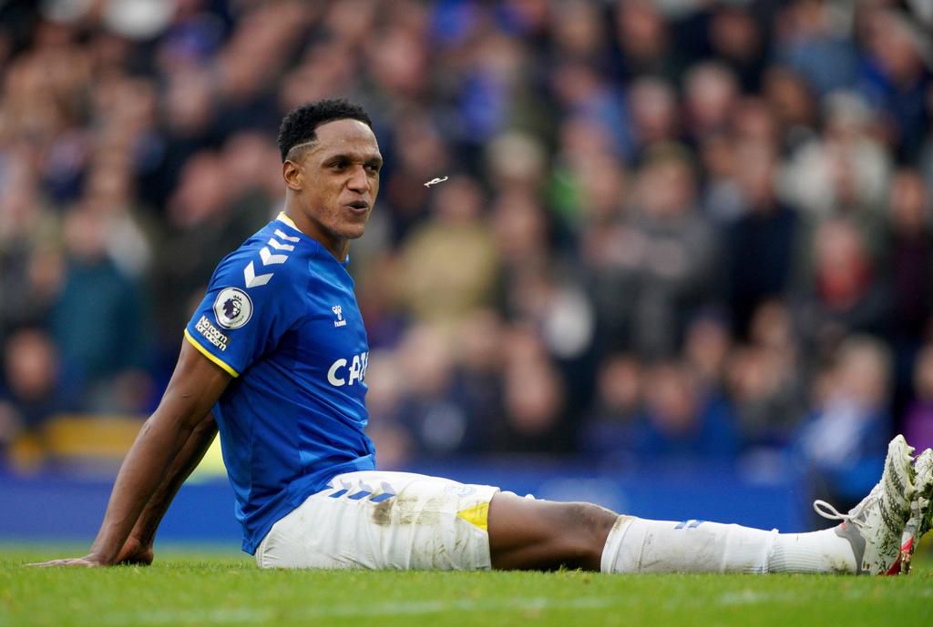 Yerry Mina bemused as the referee refused to award him a penalty