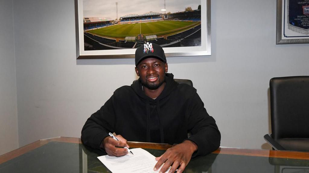 Jamilu Collins made 137 appearances for his 2. Bundesliga outfit Paderborn