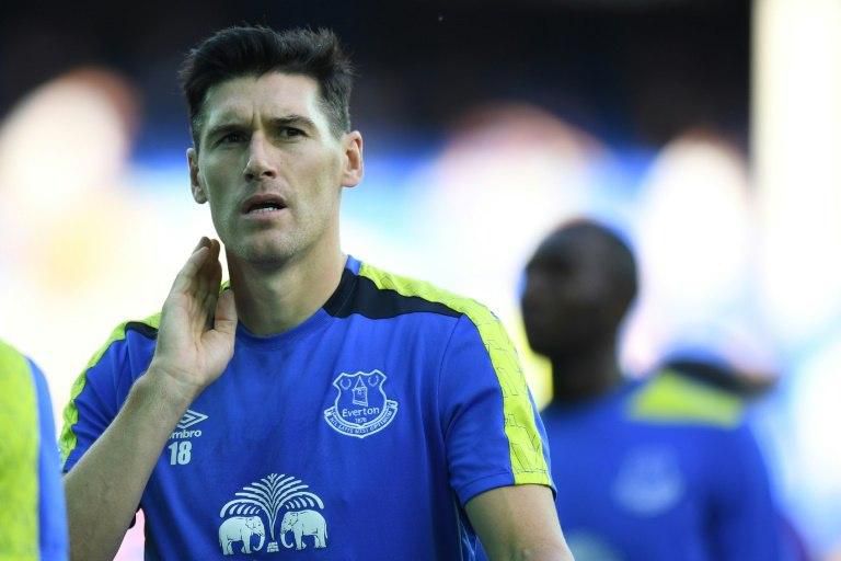 Everton's English midfielder Gareth Barry has agreed a one-year contract with the Baggies after being told he could leave Goodison Park following Everton's summer spending spree