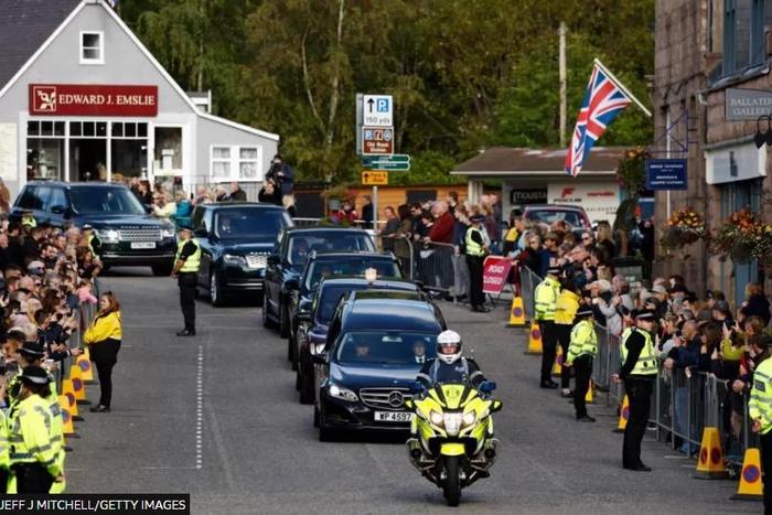 Thousands line Queen’s coffin route to pay final respects in Scotland