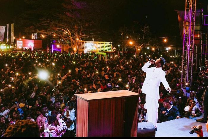 Blaqbonez sells out his first show in Lagos