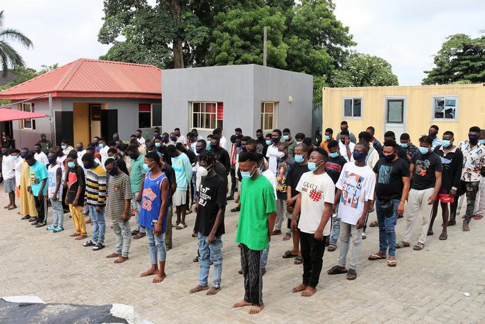 EFCC arrests 120 alleged internet fraudsters in Ibadan, Enugu. [Twitter:EFCC]