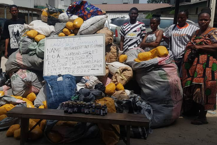 The suspects arrested in the raid on Lagos Island by the operatives of the NDLEA.  [Twitter: NDLEA]