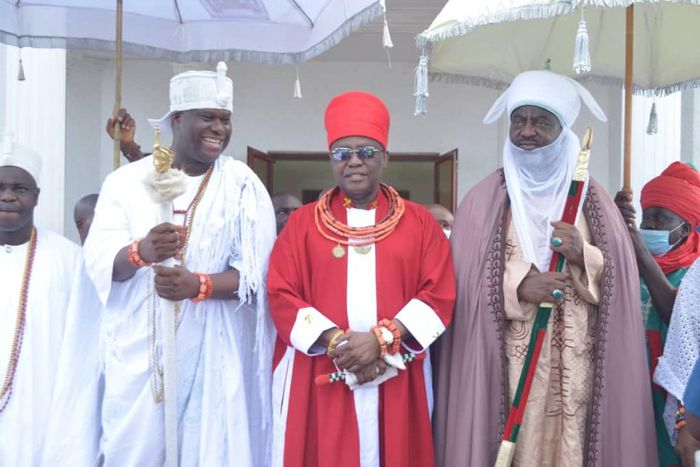 L-R: Ooni of Ife, His imperial Majesty, Oba Adeyeye Enitan Ogunwusi; (Ọjájá II) (Left),Oba of Benin, His Royal Majesty, Oba Ewuare II (Middle), and Emir of Kano, Alhaji Aminu Ado Bayero (Right) at Oba of Benin palace during the visit.