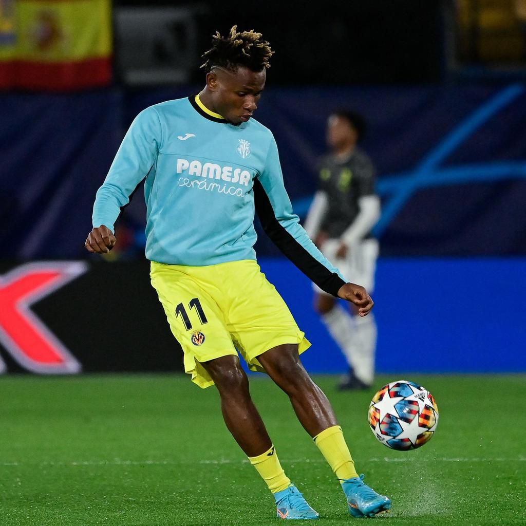 Samuel Chukwueze warming up just before the kickoff.