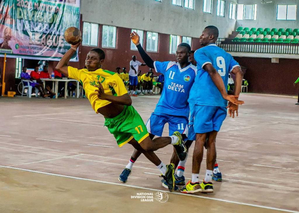 Some wonderful shots from the National Division One Handball League currently ongoing in the ancient city of Benin.