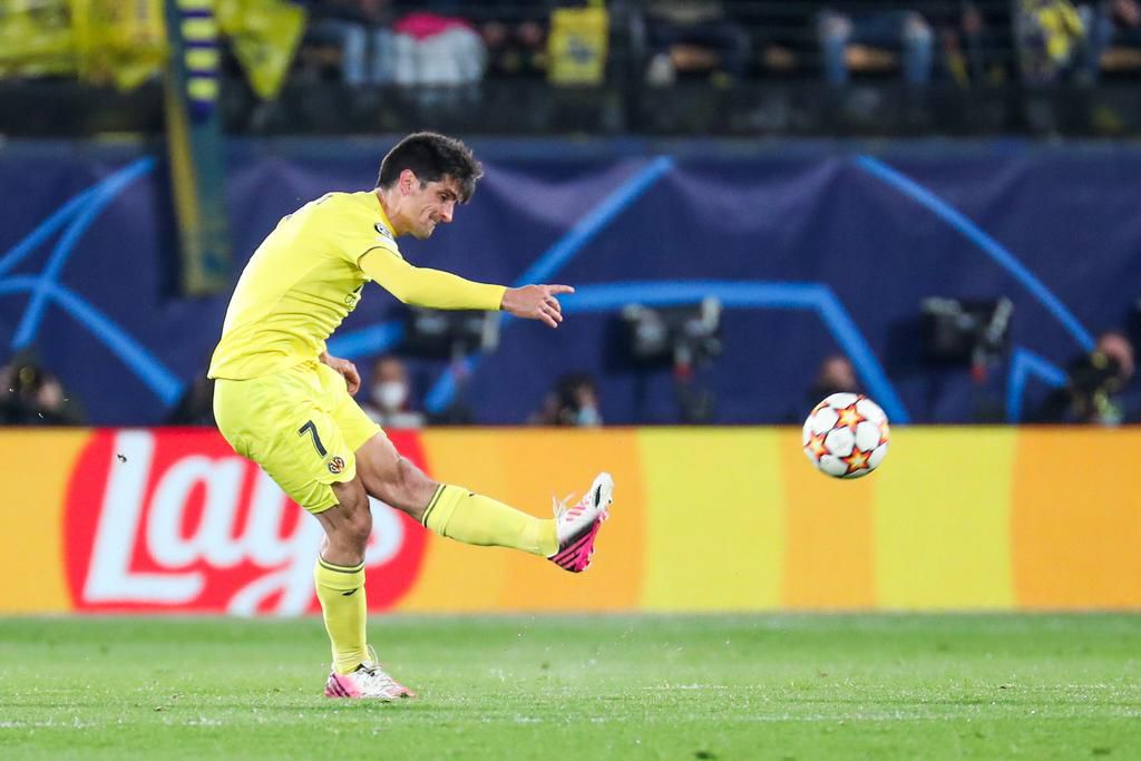 Moreno tried his luck from a long way out only to be denied by the post