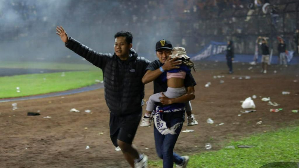 Reactions as over 120 people die in Indonesia stadium riot