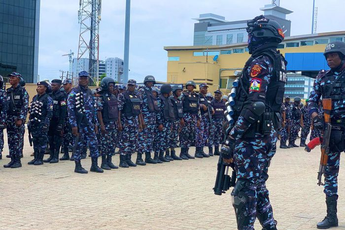 Men of the Lagos State Police command. [Twitter:@rrslagos767]