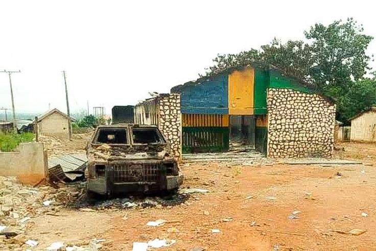 Gunmen attack yet another police station in Imo state (Premium Times)
