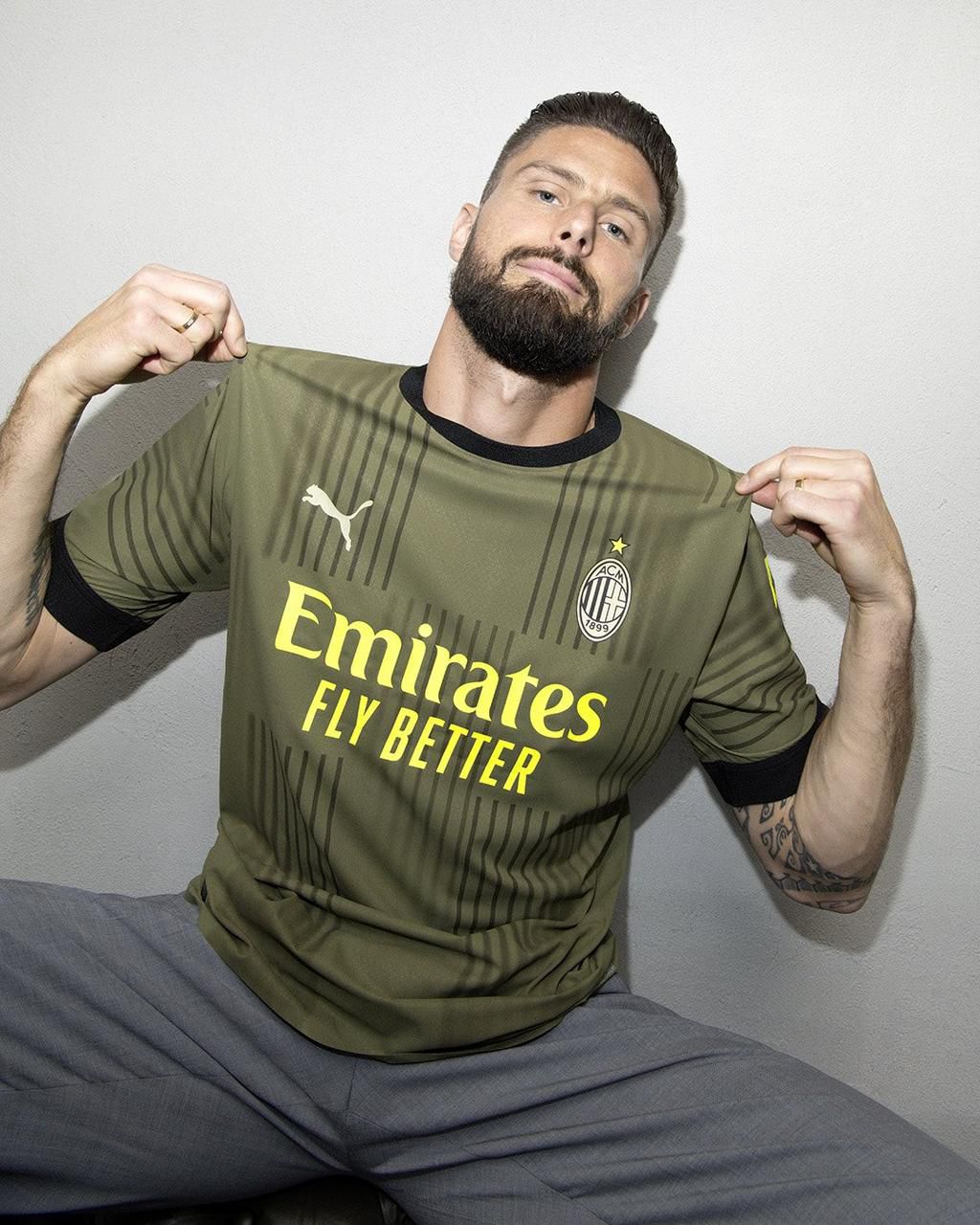 Olivier Giroud AC Milan Third Kit