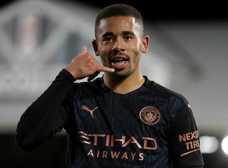 Gabriel Jesus telling clubs to call him.