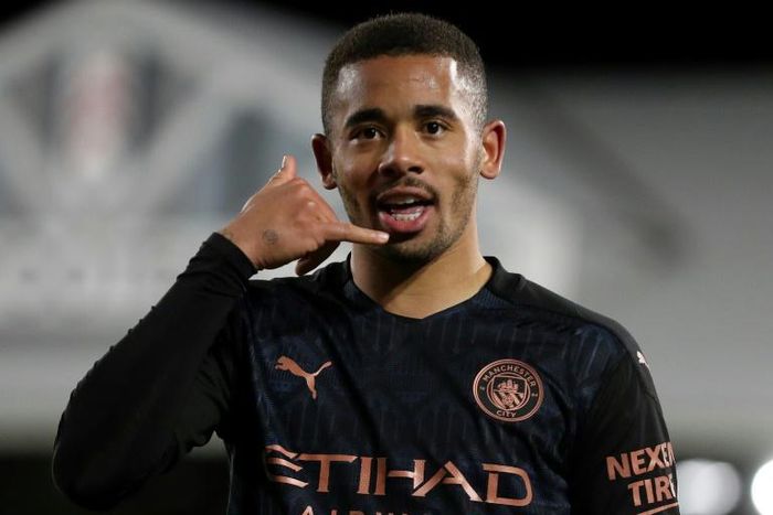 Gabriel Jesus telling clubs to call him.
