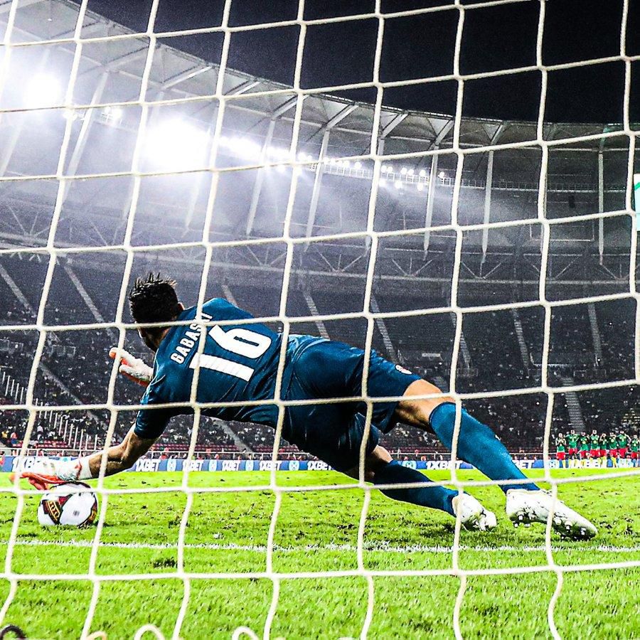 Gabaski saves a spot-kick.