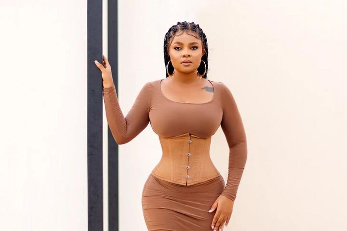 Celebrity create beauty standards [Instagram]