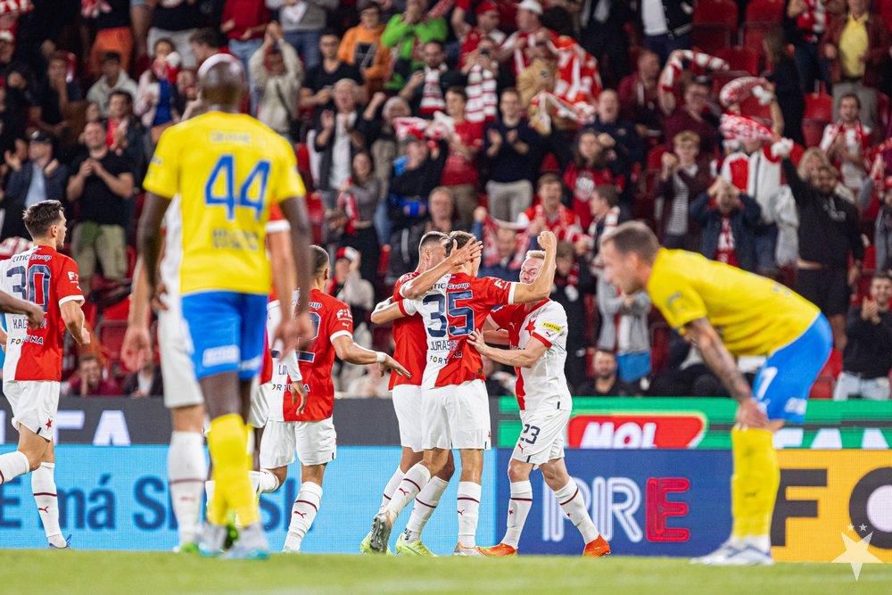 Slavia Prague has scored 19 goals in its last four (4) games.