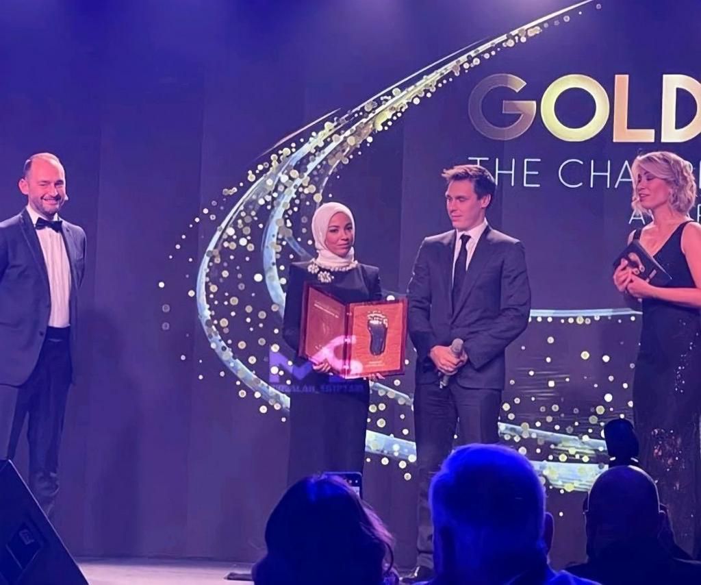 Magi received the Golden Foot award on behalf of her husband as Salah credits the award to her