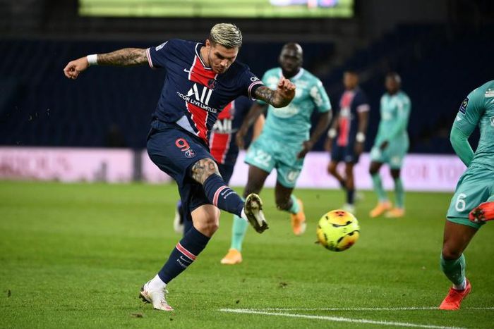 Paris Saint-Germain's Mauro Icardi is out of their Champions League opener against Manchester United because of injury