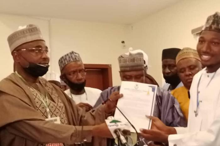Zamfara philanthropist sponsors 120 to study at Togo University. [radionigeriakaduna]