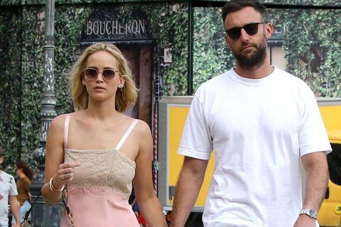 American actress Jennifer Lawrence and her hubby Cooke Maroney [Instagram/JenniferLawrence_]
