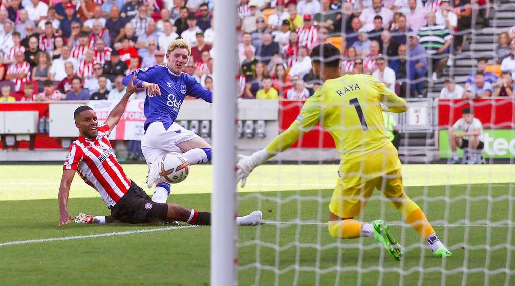 Anthony Gordon opened by scoring for Everton in the first-half before Vitaly Janelt equalized for the host in the second-half