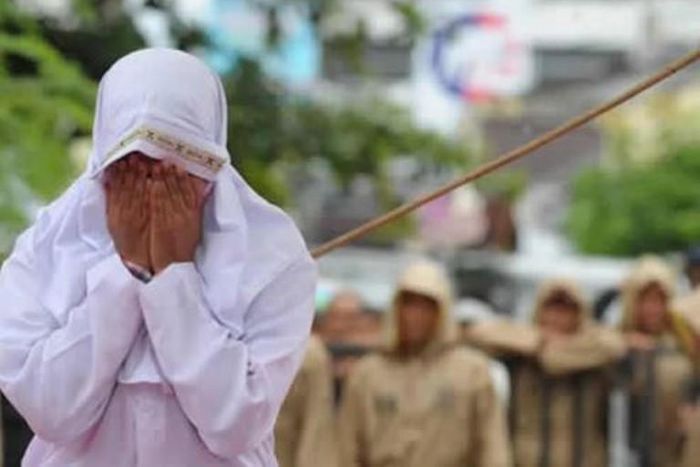 “I repent, it’s my fault, I messed up” – Woman flogged over phone call with a man