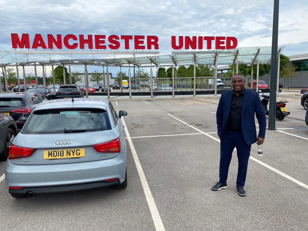 Bennie McCarthy joins Manchester United