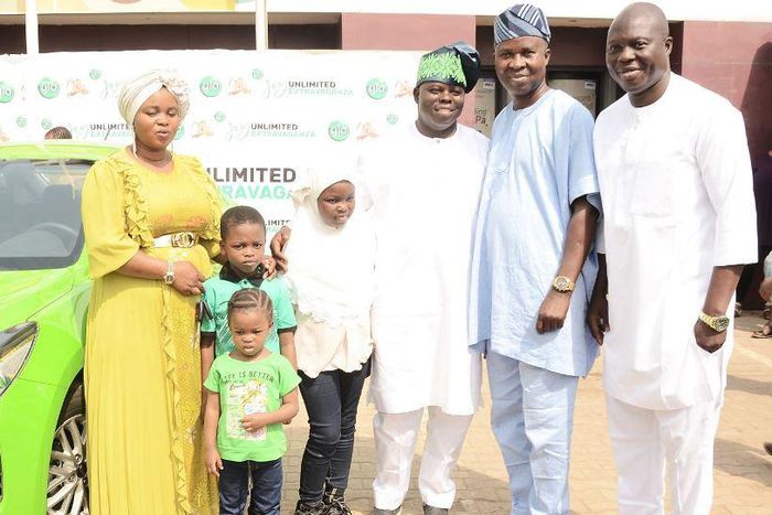 Ilorin car winner with family