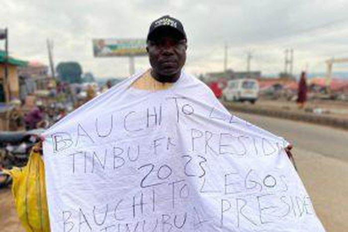 51-year-old Alhaji Usman Madaki, trekking from Bauchi to Lagos to celebrate Sen. Ahmed Tinubu’s victory at the APC Presidential convention arrives Kwara. [NAN]