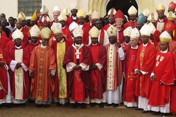 Catholic Church resumes hand shake during Mass, after COVID-19 pandemic  (Vanguard)